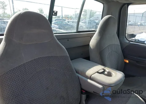 1999 Ford F-150 Lariat/Work Series/Xl/Xlt z USA, uszkodzony, nr VIN 1FTRF18W2XNB83211